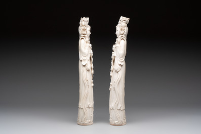 Two pairs of Chinese ivory 'elegant beauty' carvings, 'Da Hai 大海' mark, 19/20th C.
