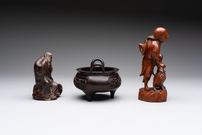 Five various Chinese wooden carvings and a censer, 19/20th C.