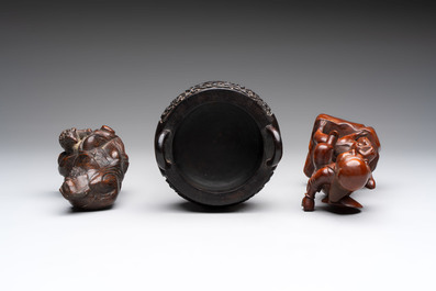 Five various Chinese wooden carvings and a censer, 19/20th C.