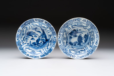 Five Chinese blue and white 'klapmuts' bowls with figural design, Wanli