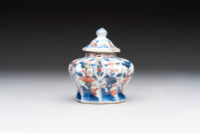 17 Chinese famille rose, verte and Imari-style wares, Kangxi/Qianlong