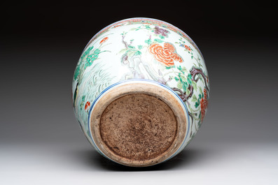 A Chinese famille rose 'mandarin ducks in a lotus pond' scroll pot, 19th C.