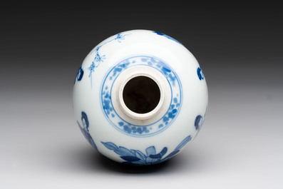 A Chinese blue and white 'Long Eliza' tea caddy, Kangxi