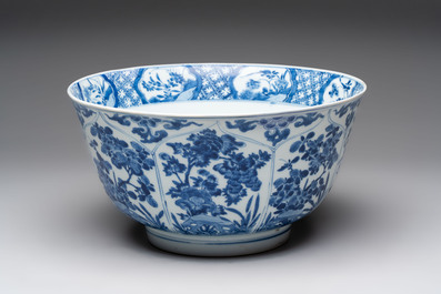 A large Chinese blue and white bowl with floral design, Kangxi