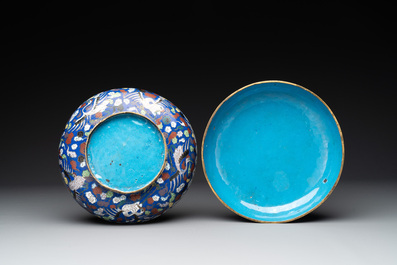 A Chinese cloisonn&eacute; 'Cranes' box and cover, 19th C.