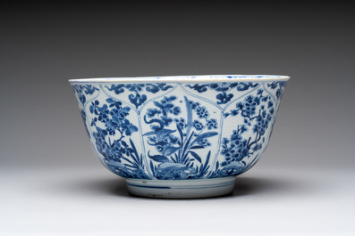 A large Chinese blue and white bowl with floral design, Kangxi