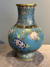 A Chinese cloisonn&eacute; 'Peony and Chrysanthemum' vase, 19th C.