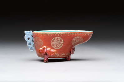 A Chinese turquoise-ground grisaille-decorated Dayazhai-style bowl and a libation cup, Yong Qing Chang Chun 永慶長春 mark, 19th C.