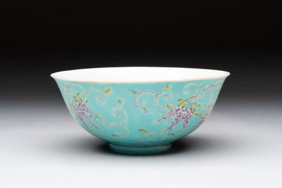 A Chinese turquoise-ground grisaille-decorated Dayazhai-style bowl and a libation cup, Yong Qing Chang Chun 永慶長春 mark, 19th C.