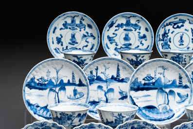13 Chinese blue and white cups and 15 saucers, Kangxi