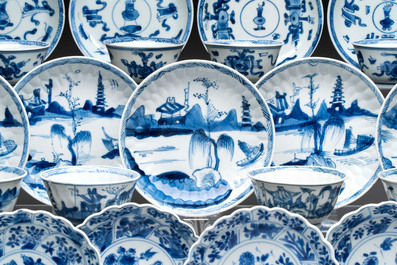 13 Chinese blue and white cups and 15 saucers, Kangxi