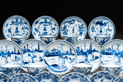 13 Chinese blue and white cups and 15 saucers, Kangxi