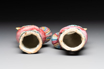 * A pair of Chinese famille rose models of roosters, 18/19th C.