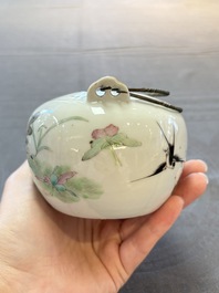 Four Chinese blue, white and famille rose covered teapots, Tongzhi and Hu Mao Ji 胡茂記 mark, Kangxi and later
