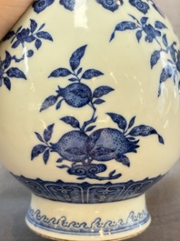 A Chinese blue and white garlic head vase, Qianlong mark, 19th C.