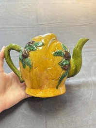 A Chinese sancai-glazed peach-shaped cadogan teapot, 19th C.