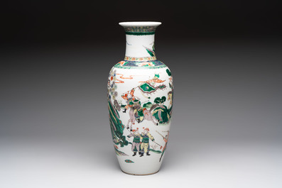 A Chinese famille verte 'Feng Shen Yan Yi 封神演義' vase, Kangxi mark, 19th C.