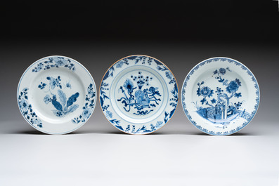 18 Chinese blue and white plates and saucers with floral design, 18th C.