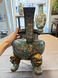 A Chinese cloisonn&eacute; tripod censer and cover, 19th C.