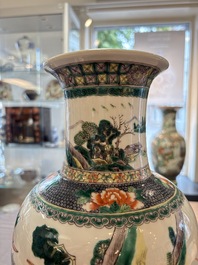 A Chinese famille verte 'Feng Shen Yan Yi 封神演義' vase, Kangxi mark, 19th C.