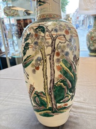 A Chinese famille verte 'Feng Shen Yan Yi 封神演義' vase, Kangxi mark, 19th C.