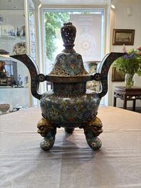 A Chinese cloisonn&eacute; tripod censer and cover, 19th C.