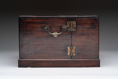 A Chinese rosewood cosmetic box with brass mount, 19/20th C.
