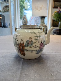 A Chinese famille rose covered teapot and a pair of Samson wall pocket vases, Tongzhi mark, 19th C.