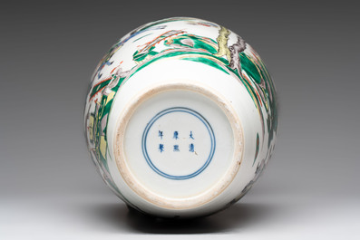 A Chinese famille verte 'Feng Shen Yan Yi 封神演義' vase, Kangxi mark, 19th C.