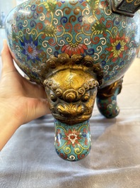A Chinese cloisonn&eacute; tripod censer and cover, 19th C.