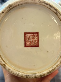 A pair of fine Chinese famille rose 'Guo Ziyi 郭子儀' rouleau vases, Qianlong mark, 19th C.