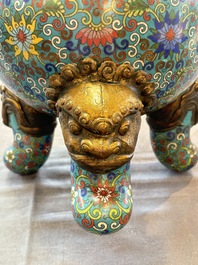 A Chinese cloisonn&eacute; tripod censer and cover, 19th C.