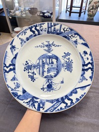 Two large Chinese blue and white 'Meng De Xian Dao 孟德獻刀' dishes, Kangxi
