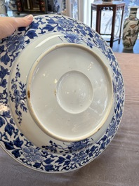Two large Chinese blue and white 'Meng De Xian Dao 孟德獻刀' dishes, Kangxi