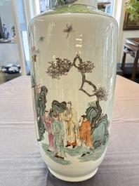 A fine Chinese famille rose 'Qi Guan Xun Mu 棄官尋母' rouleau vase, Qianlong mark, 19th C.
