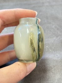 A collection of nine Chinese agate snuff bottles, 20th C.