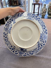Two large Chinese blue and white 'Meng De Xian Dao 孟德獻刀' dishes, Kangxi