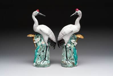 A pair of Chinese famille rose 'crane' groups, 19th C.