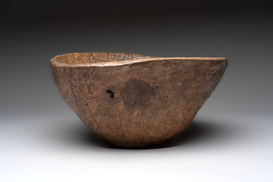 Two wooden Gothic panels, a bowl, board and a gaffel, 15th C. and later