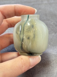 A collection of nine Chinese agate snuff bottles, 20th C.