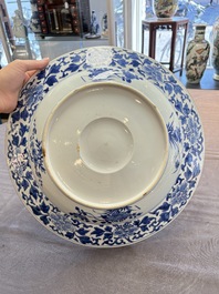Two large Chinese blue and white 'Meng De Xian Dao 孟德獻刀' dishes, Kangxi