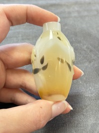 A collection of nine Chinese agate snuff bottles, 20th C.