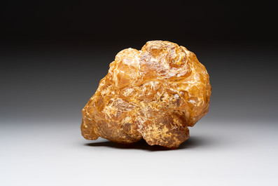 A large lump of copal or amber, 4220 grams