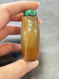 A collection of nine Chinese agate snuff bottles, 20th C.