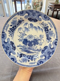 Six Chinese blue and white plates with floral design, Qianlong