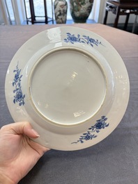 Six Chinese blue and white plates with floral design, Qianlong
