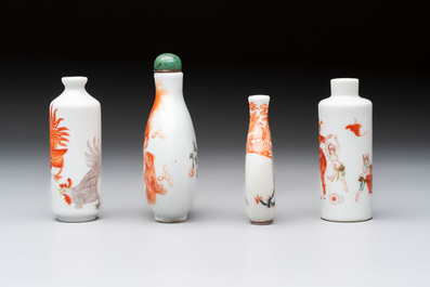 Four Chinese famille rose and iron-red snuff bottles, Tongzhi mark and signed Shen Huanwen 沈煥文, 19/20th C. and one dated 1929