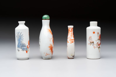 Four Chinese famille rose and iron-red snuff bottles, Tongzhi mark and signed Shen Huanwen 沈煥文, 19/20th C. and one dated 1929