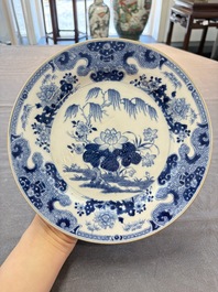 Six Chinese blue and white plates with floral design, Qianlong