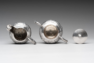 A Chinese silver three-piece tea service, marked Ye Li 業利, Canton, 19/20th C.